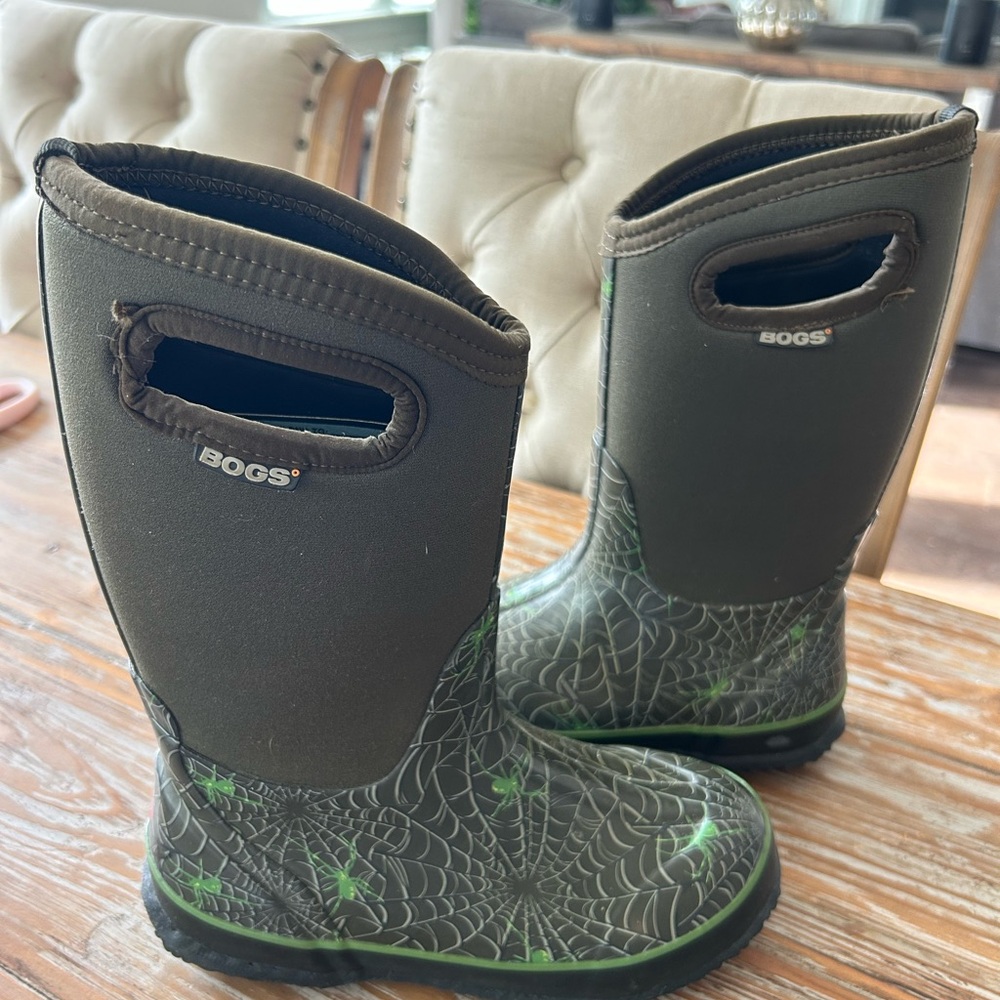 BOGS Green Spiderweb Kids Rain & Snow Boots